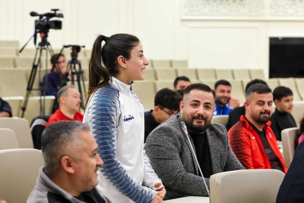 Fatma Şahin3.jpgx-i69e8da4182cb8.jpg